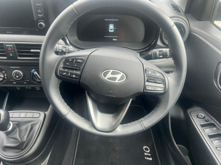 Hyundai i10 Small car 3