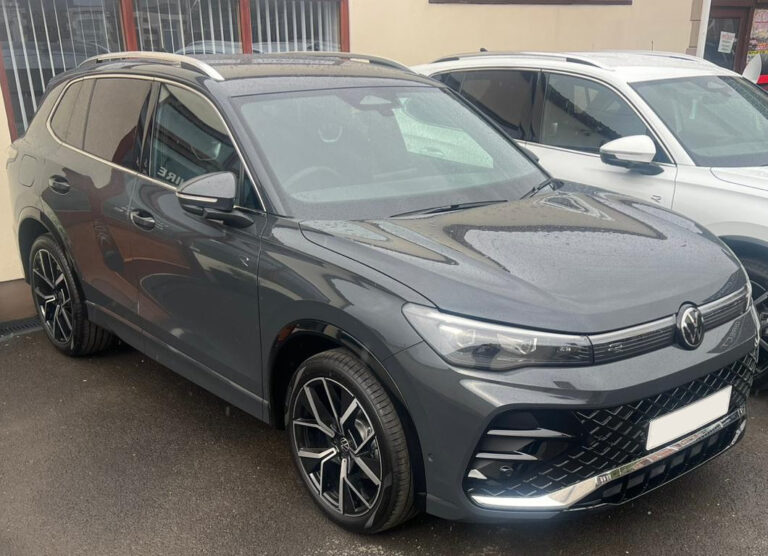 VW Tiguan SUV 1